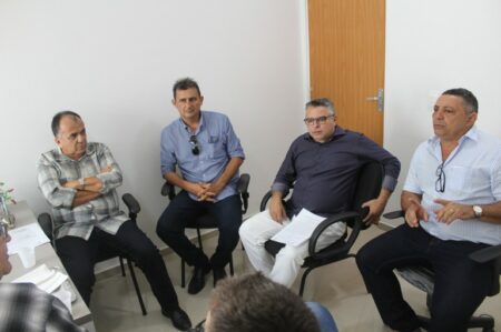 Prefeito e vereadores de Piracuruca-PI visitam Câmara de Campo Maior para conhecerem modelo de gestão do município