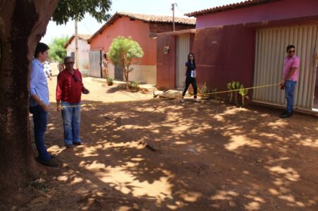 Ruas dos bairros Santa Rita e Mucuripe começam a serem calçadas com recurso estadual