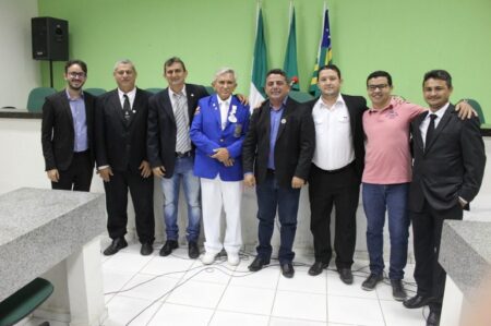 Câmara de Campo Maior realiza homenagem a João Alves Filho e Geni Alves por trabalhos sociais